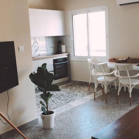 Mz Apartment เนอาเปรามอส ภายนอก รูปภาพ